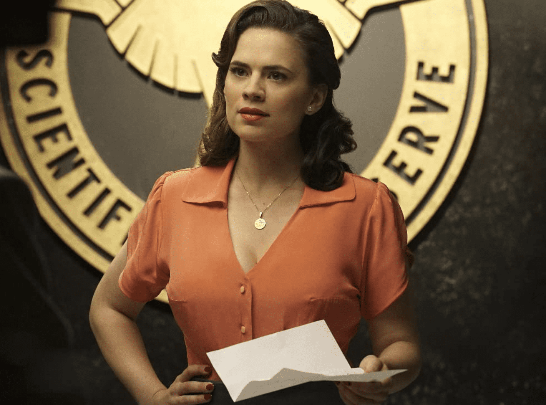 Agent Peggy Carter working a case